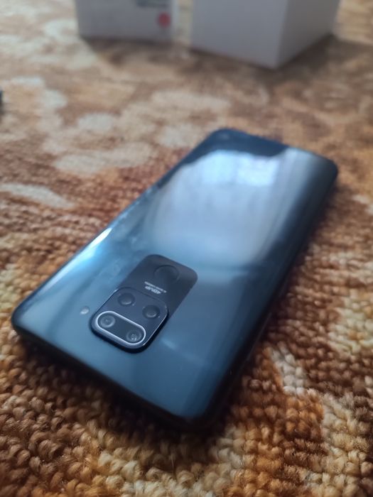 Продам телефон redmi note 9