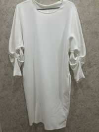 Біле плаття , вільного крою. Розмір С-М. Дизайнер Віктор Черкаський
