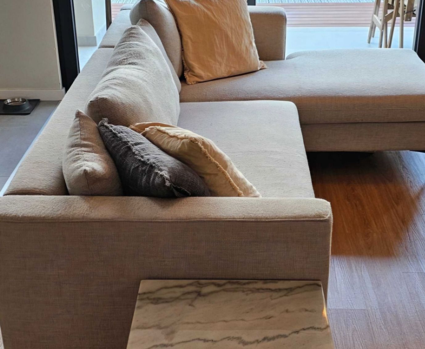 Vendo sofa 3 lugares com chaise longue seminovo