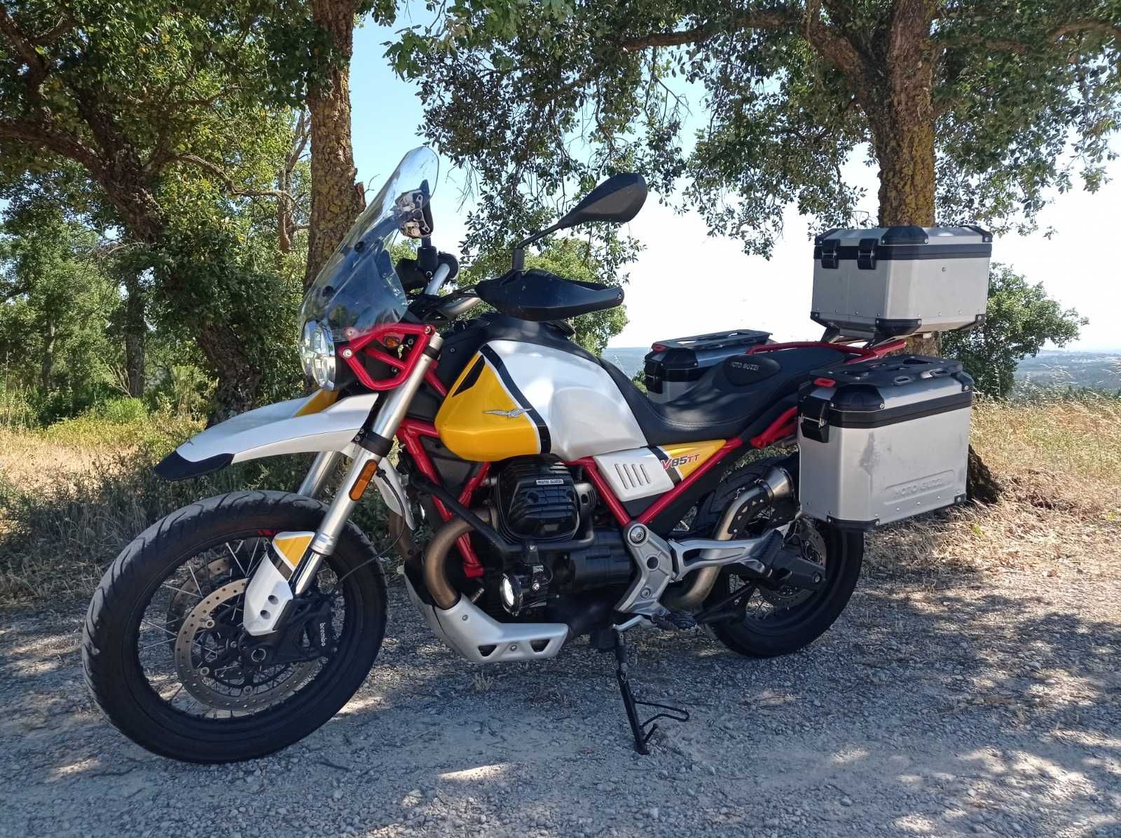 Moto Guzzi V85TT