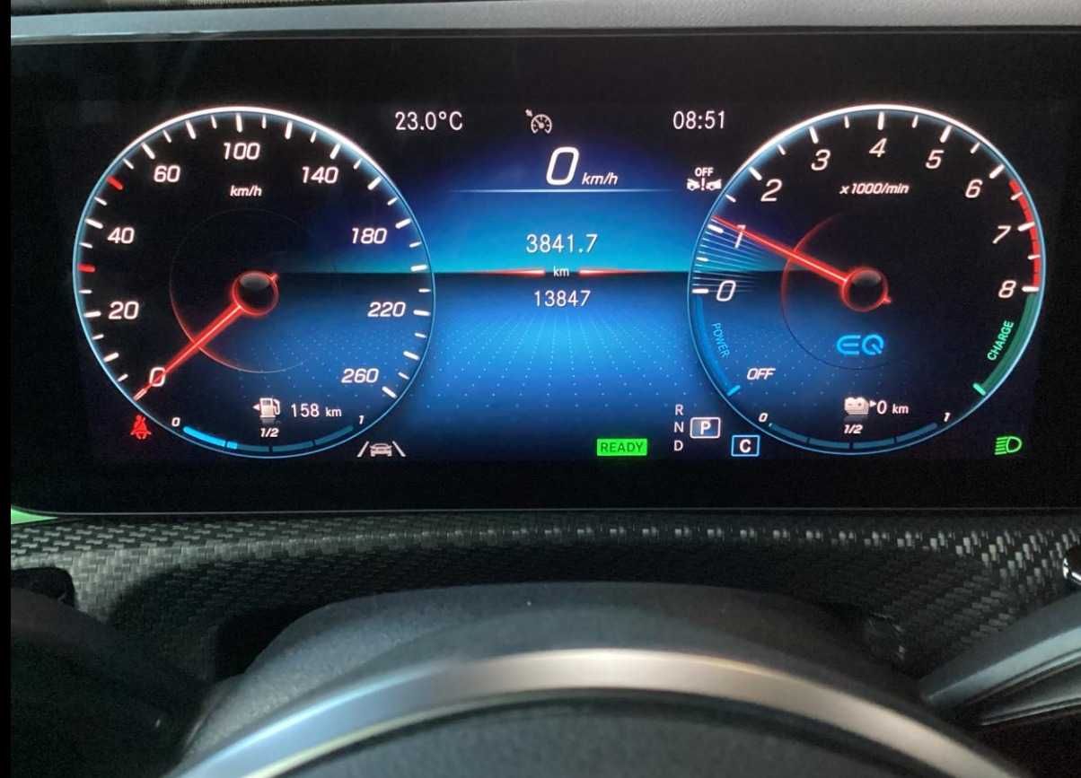 Mercedes-Benz A250e Híbrido Plug-in Nov de 2022 com 218 Cv  14 000 km