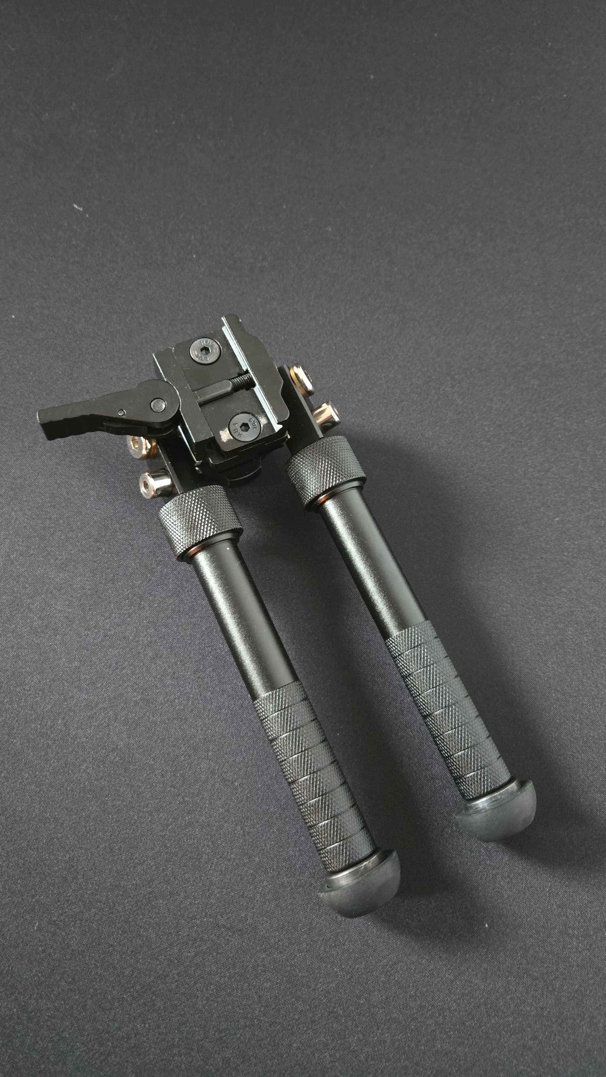 Dwójnóg taktyczny / bipod metalowy, składany