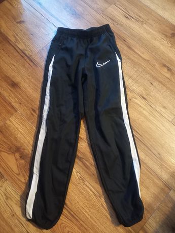 Spodnie Nike 128-137