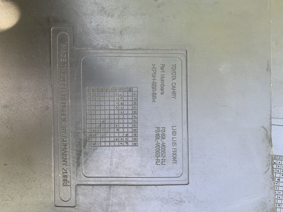 Коврики Totota Camri 50-55 гумові оригінал