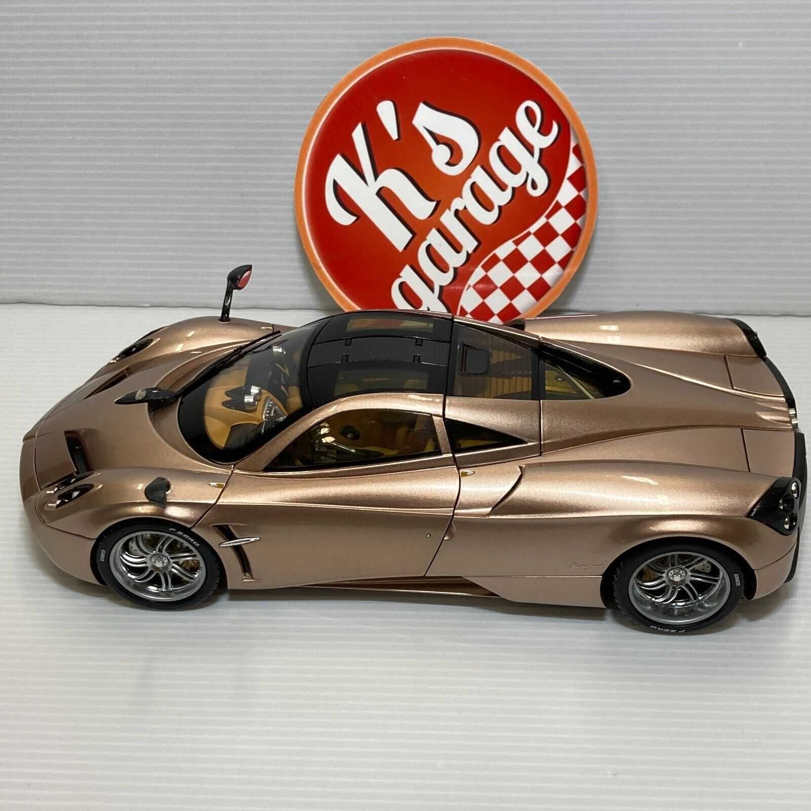 1/18 pagani huayra gold (gt autos / welly)