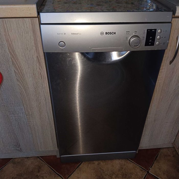 Srebna zmywarka BOSCH