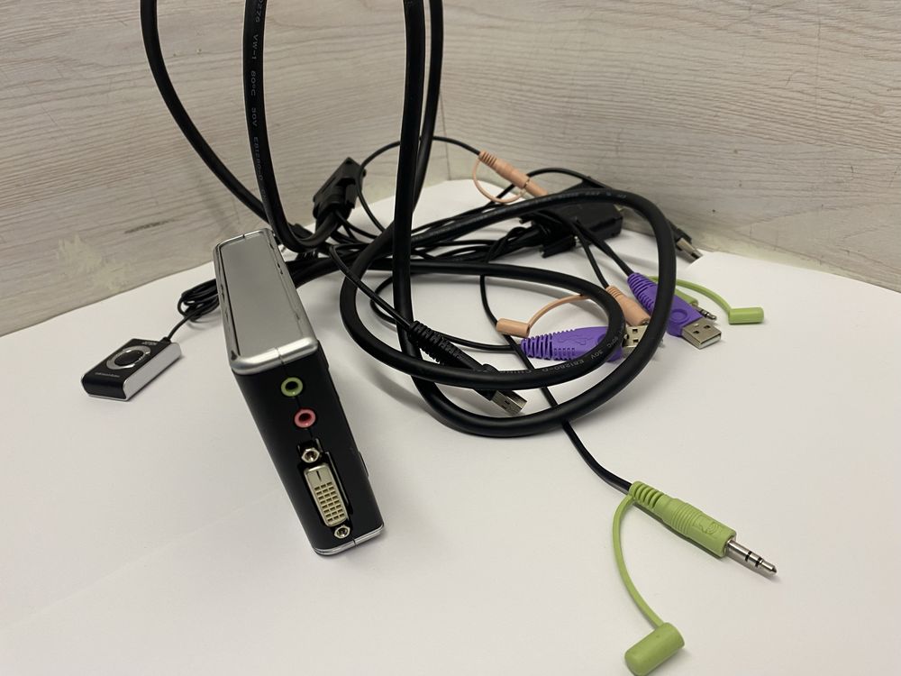 Комутатор KVM Aten CS-682 — для 2 ПК , ноутбуків