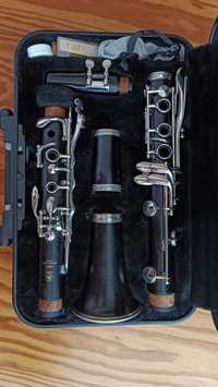 Clarinete Yamaha YCL-450N Sib 17 Chaves niqueladas
