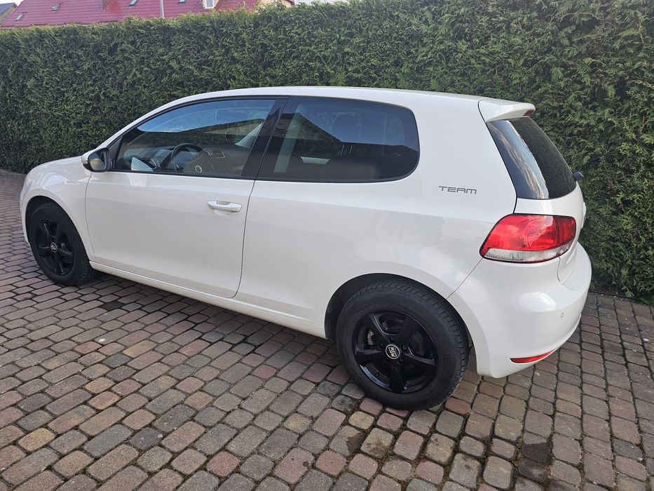 Volkswagen GOLF VI 1.6 TDI Highline automat DSG