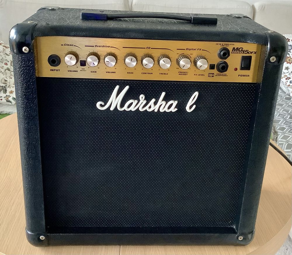 Wzmacniacz gitarowy Marshall MG Series 15DFX