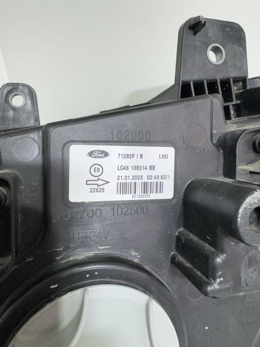 FORD F-MAX - lampa prawa przednia FULL LED