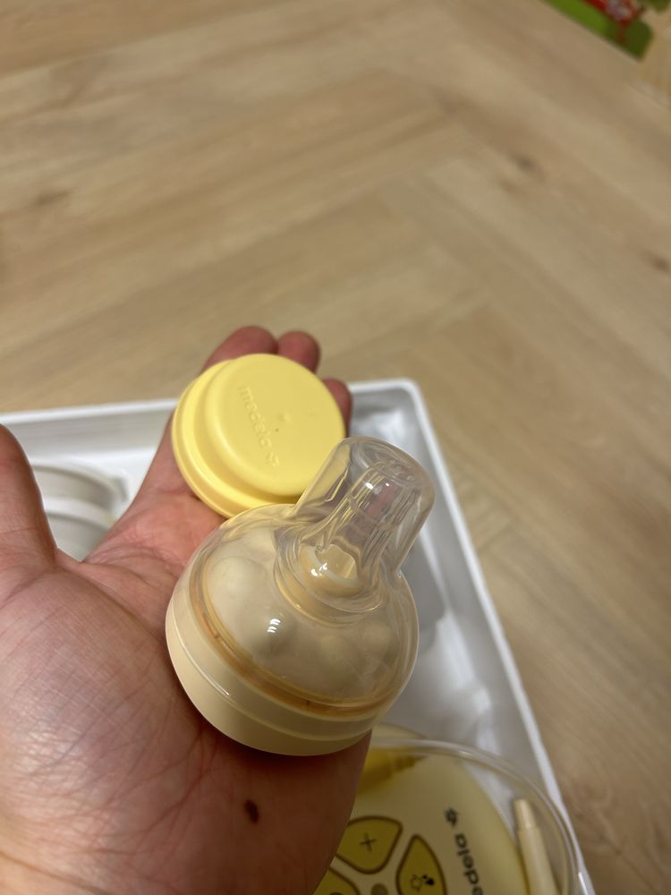 Laktator dwufazowy Medela Swing Flex zestaw