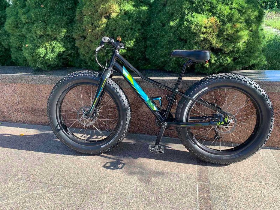 Велосипед -  фэтбайк Specialized, рама S