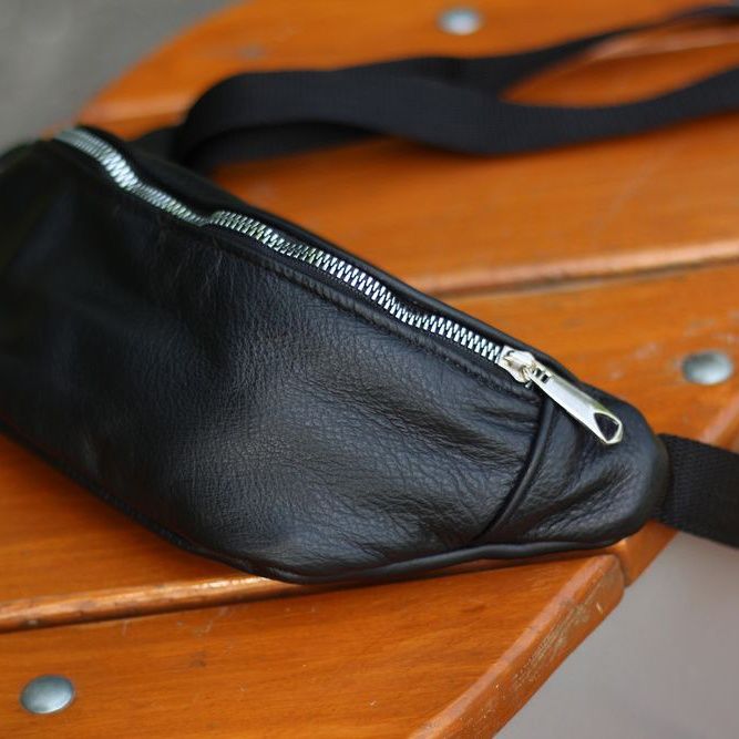 Бананка шкіряна. Сумка на пояс зі шкіри.