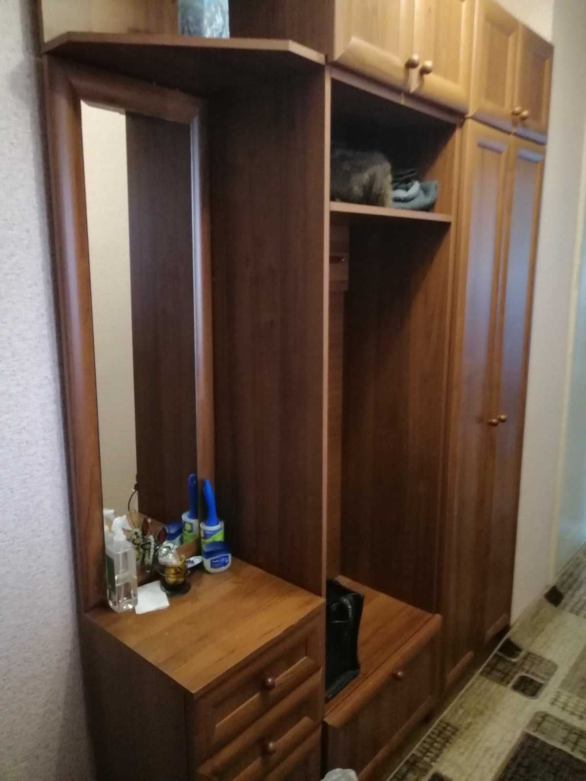 Прихожа, меблі в передпокій