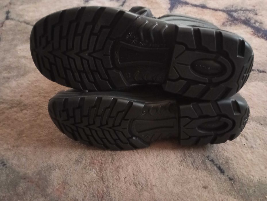 Рабочие ботинки 45 размер новые.