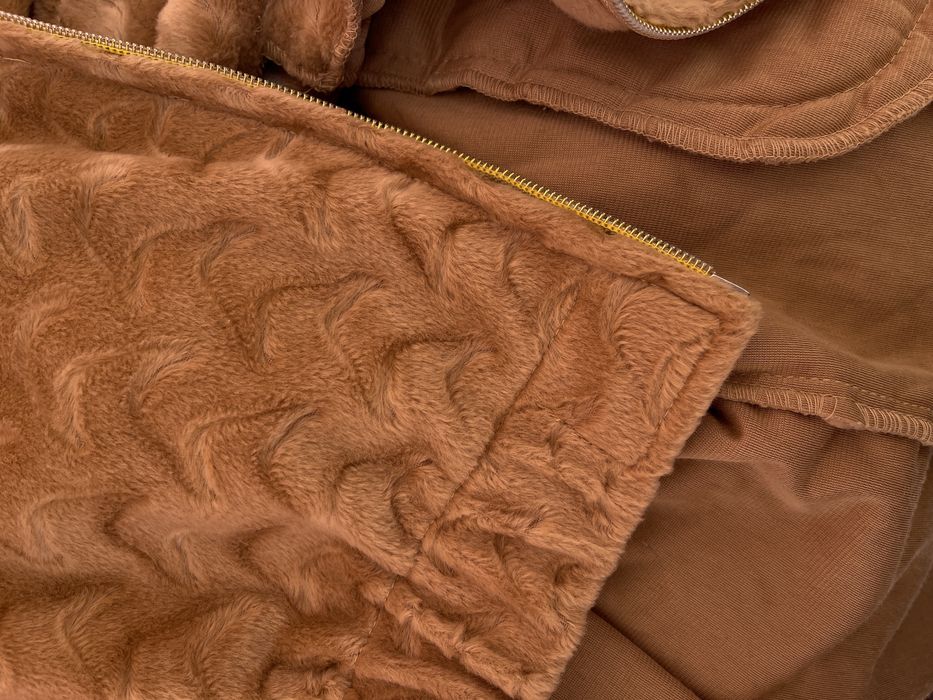 Бомбер на осінь