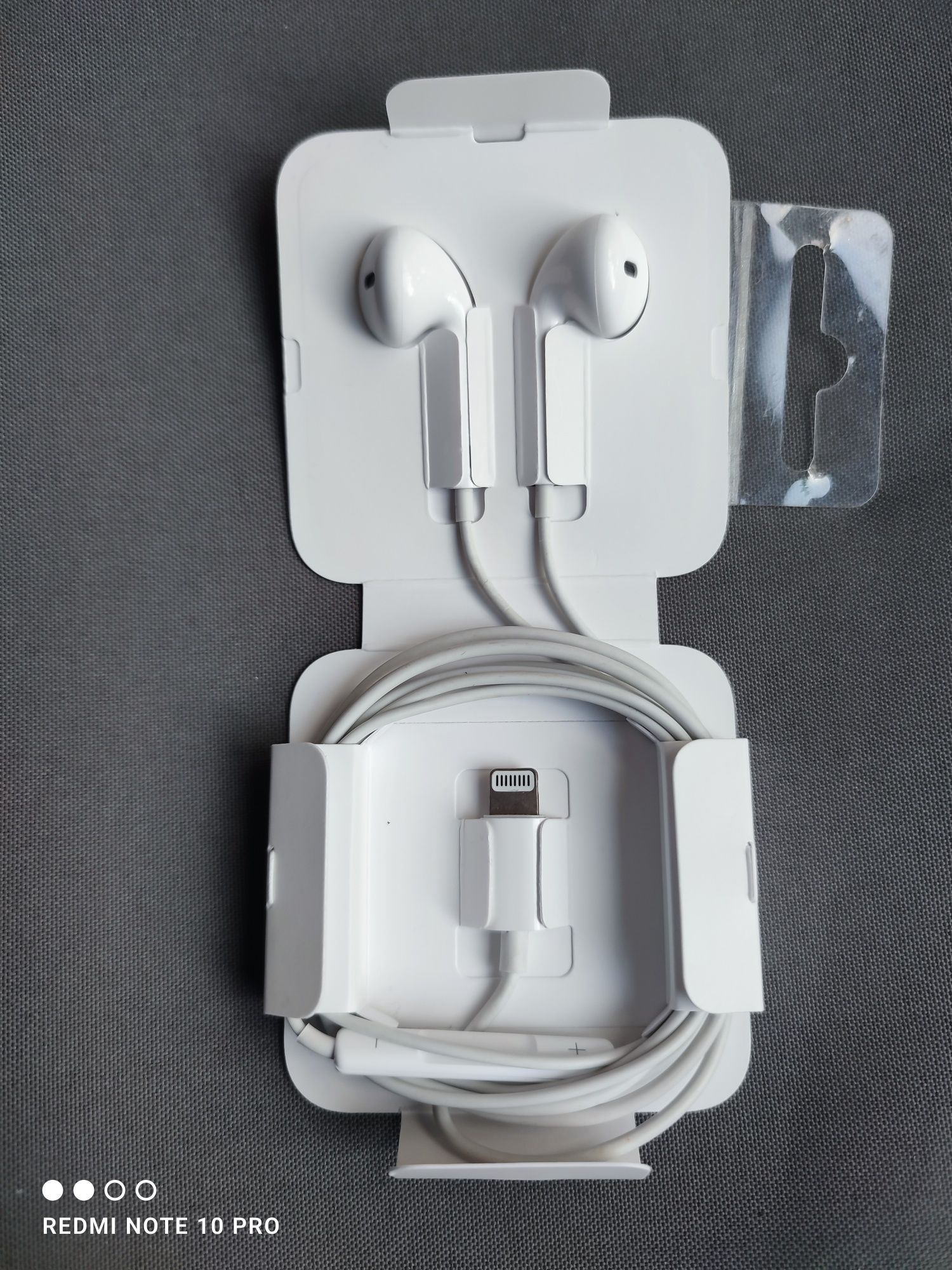 Bardzo Mało używane słuchawki do IPhone 11