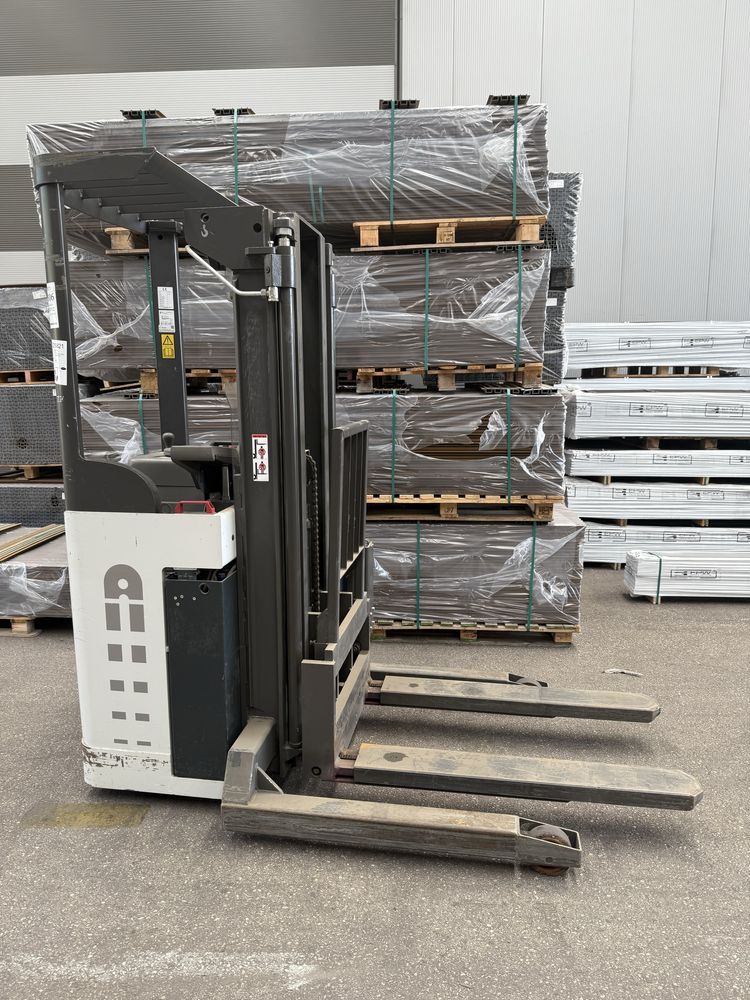 Empilhador retratil 1Ton