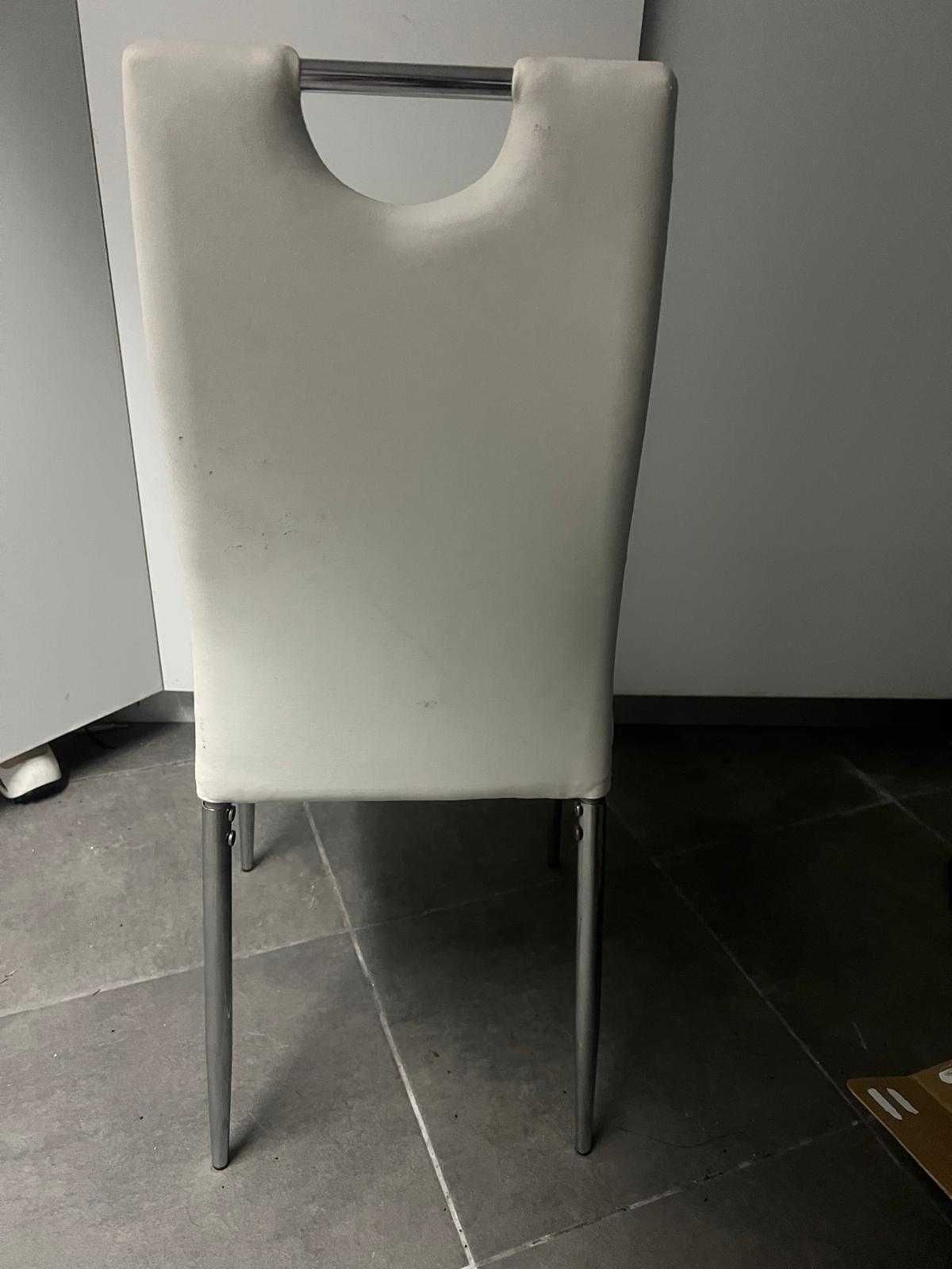 Vendo 4 cadeiras de sala de jantar