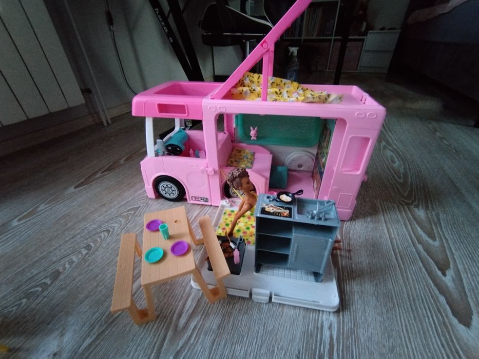 Camper Barbie...