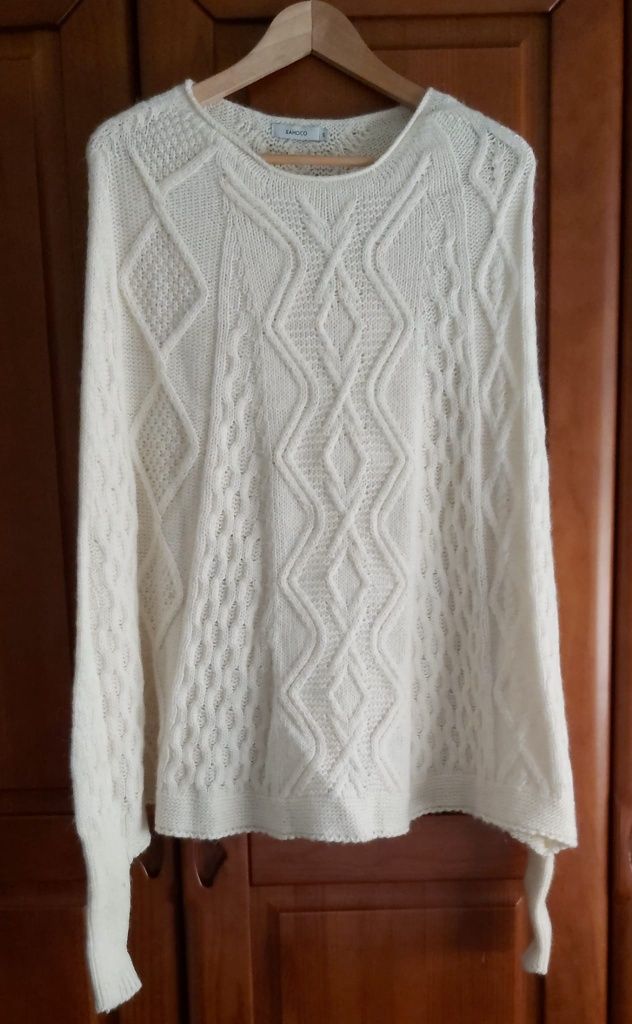 Poncho com gola de pelo