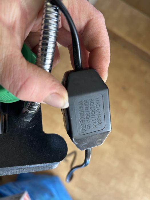 Lampka do biurka lub terrarium. Z żarówką grzewczą