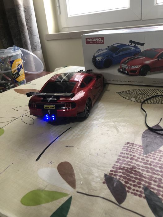 Carro telecomandado de drift escola 1:16 como novo 25km