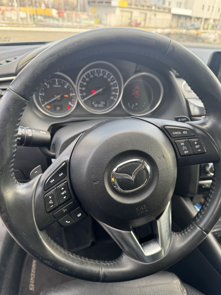 Автомобіль Mazda 6 2.2 дизель