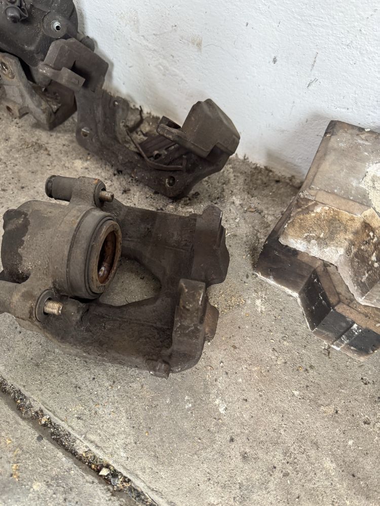 Zaciski hamulcowe BMW E90 E91 320d tył przód komplet 57/24 42/20