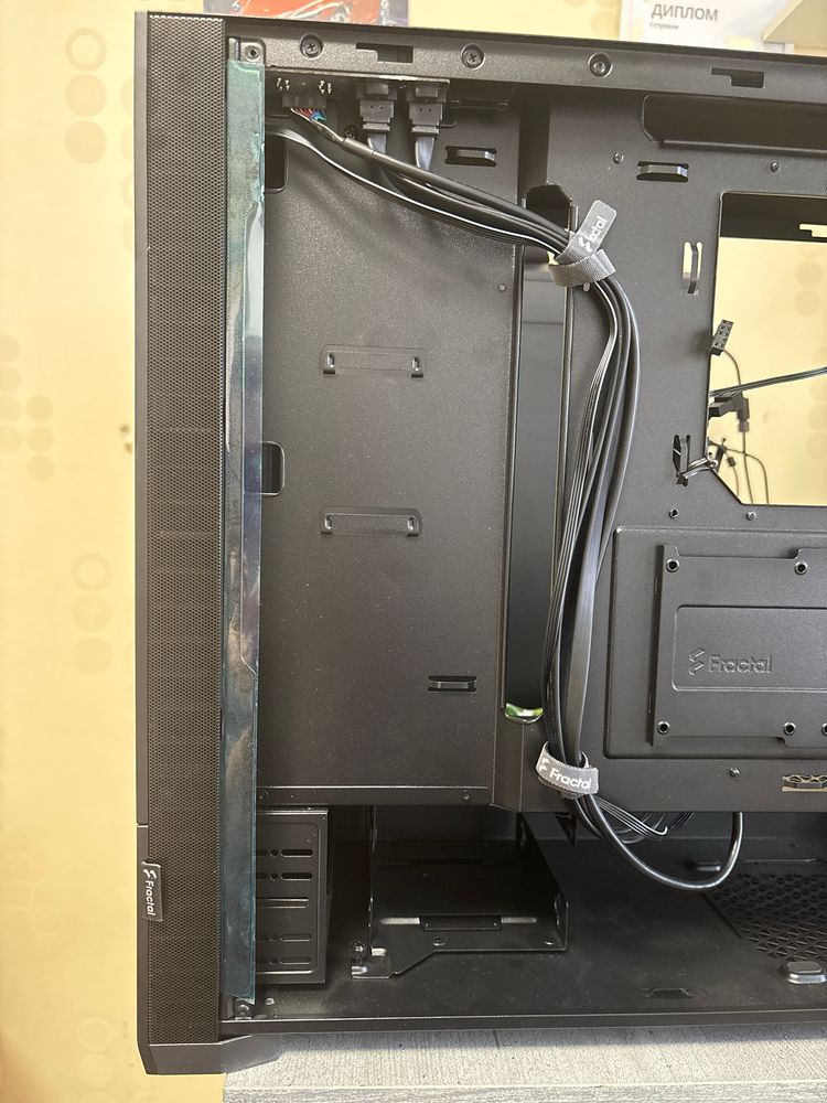 Продам корпус Fractal Design silent