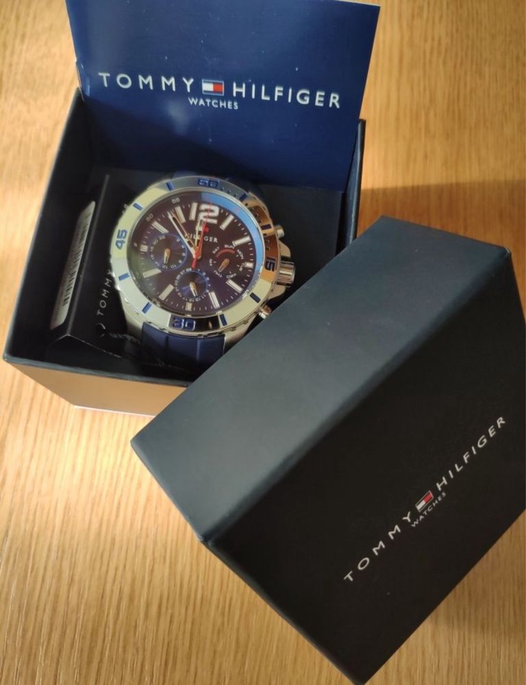 Часы Tommy Hilfiger