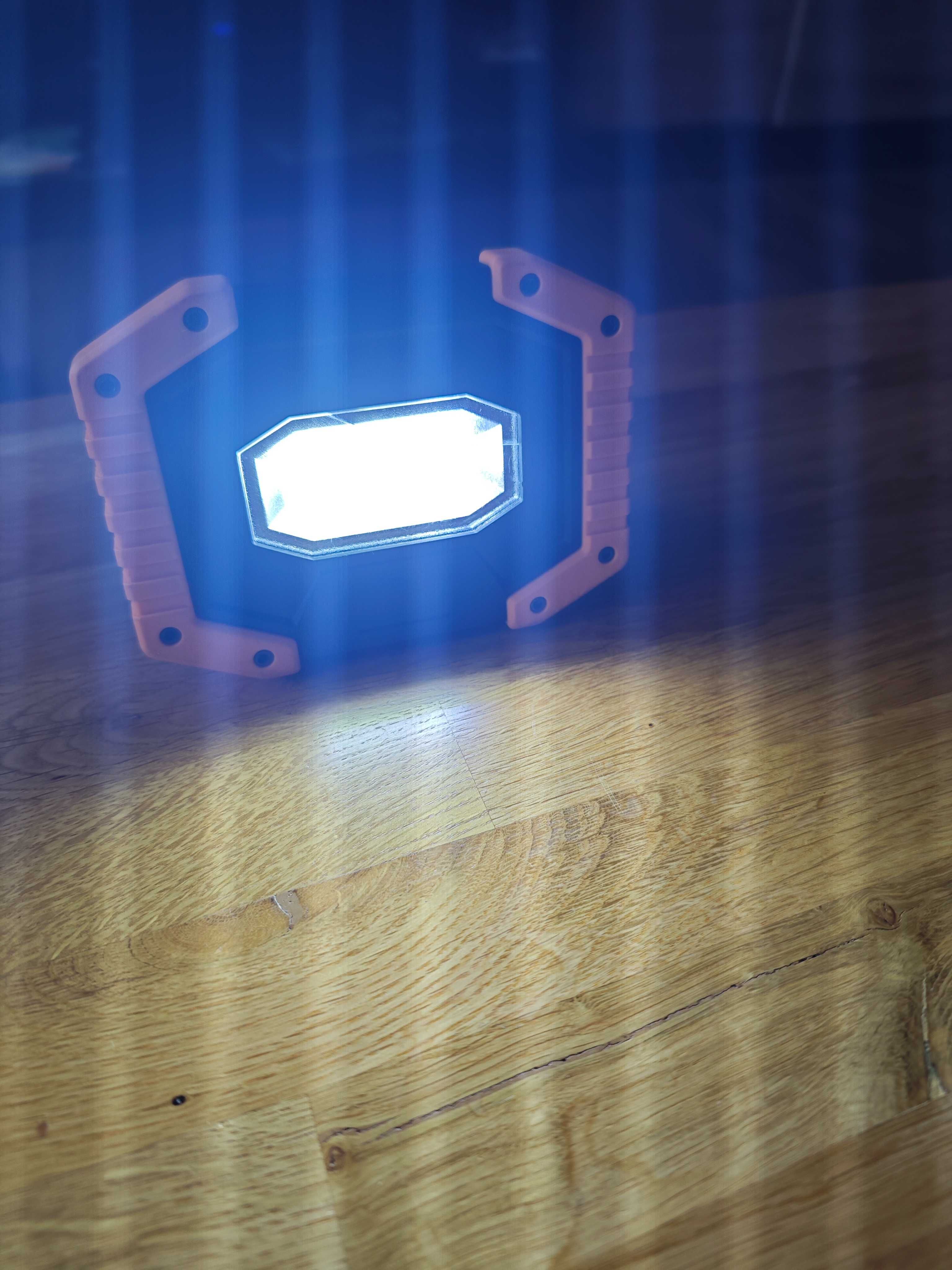 Lampa robocza LED halogen z możliwością ładowania przenośna na baterie