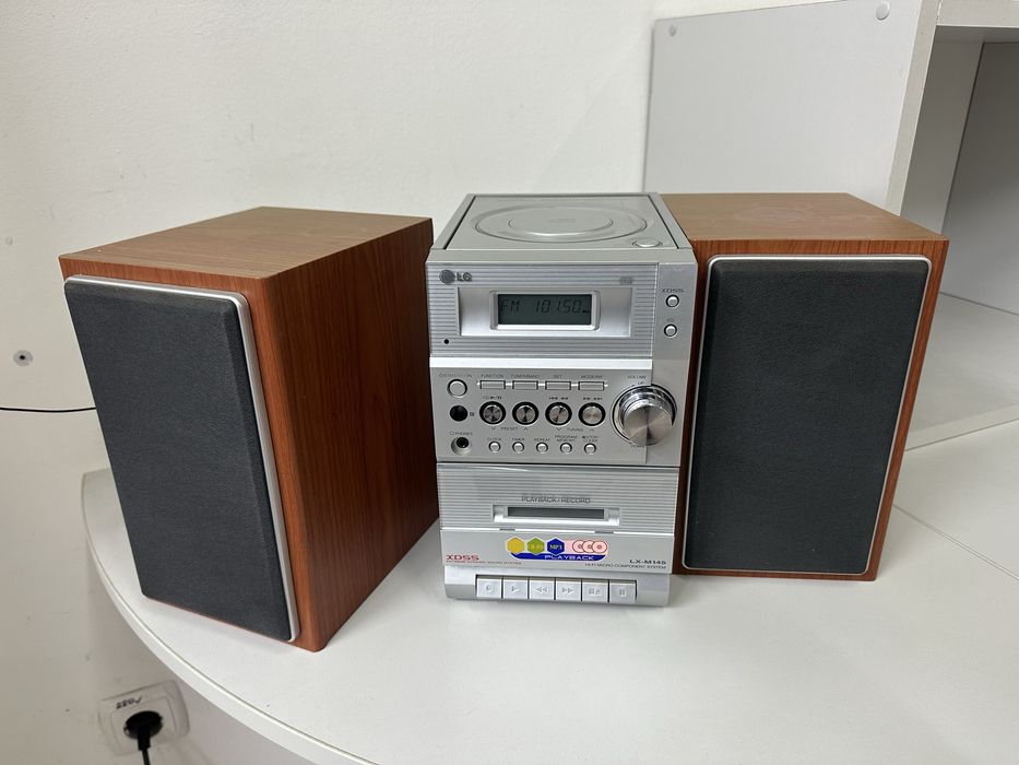 Музыкальная мини-система LG