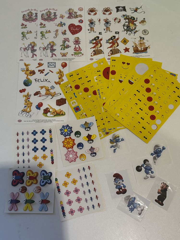 Zestaw naklejek + teczka gratis!