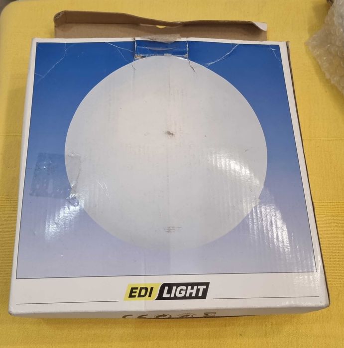 Candeeiro de Parede em bom estado