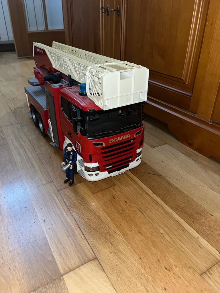 Camião de bombeiros Bruder: Scania série R