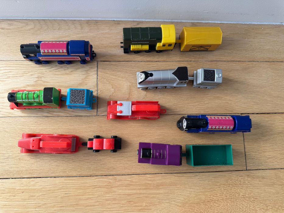 Tomek i Przyjaciele Plastikowe Pociągi i Wagony – Zestaw 13 Elementów