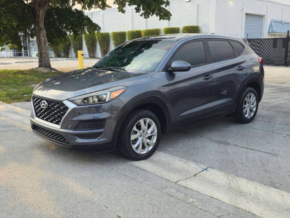 Hyundai Tucson SE      2019