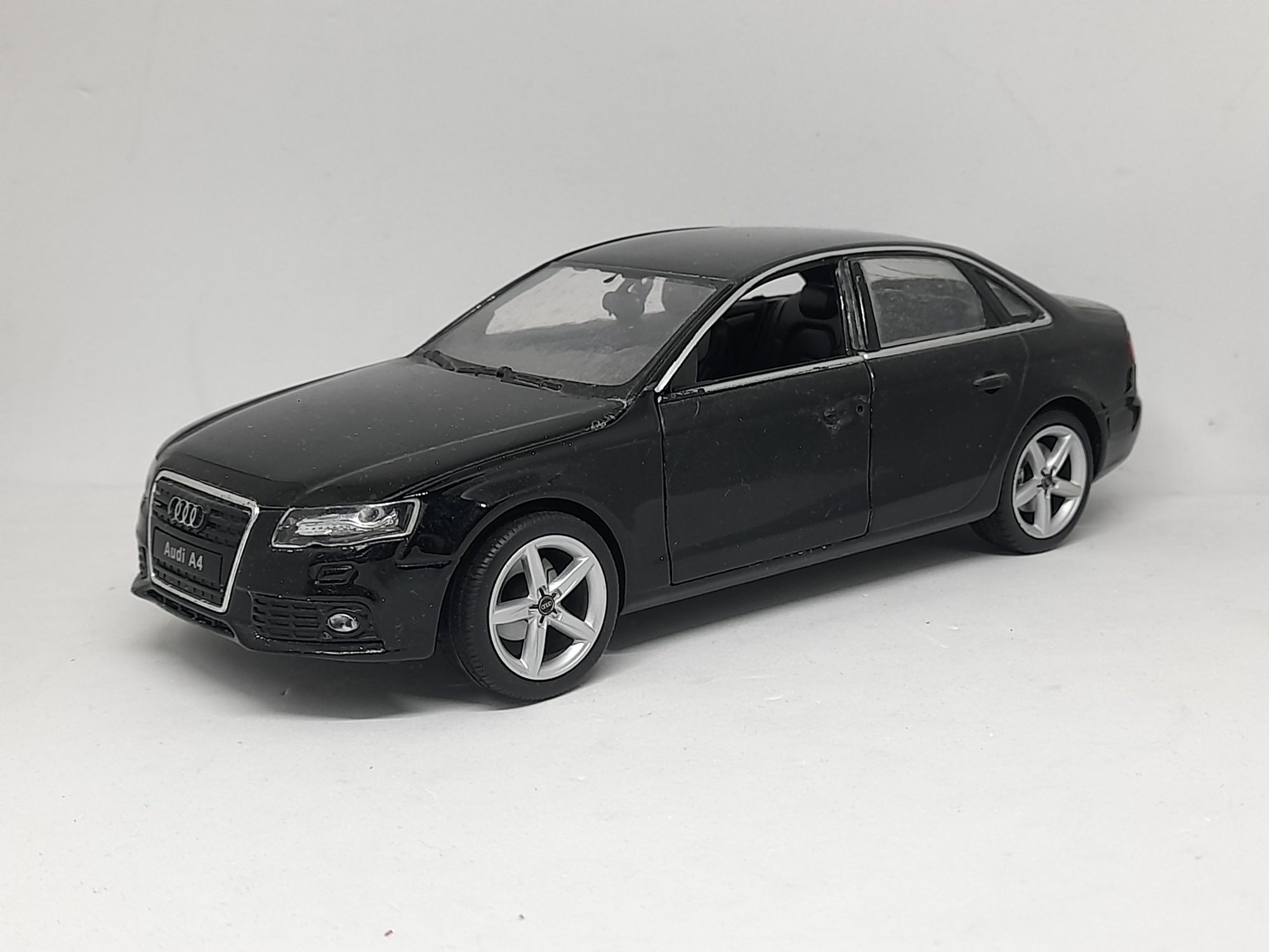 Audi A4 welly 1:24 model autko samochodzik