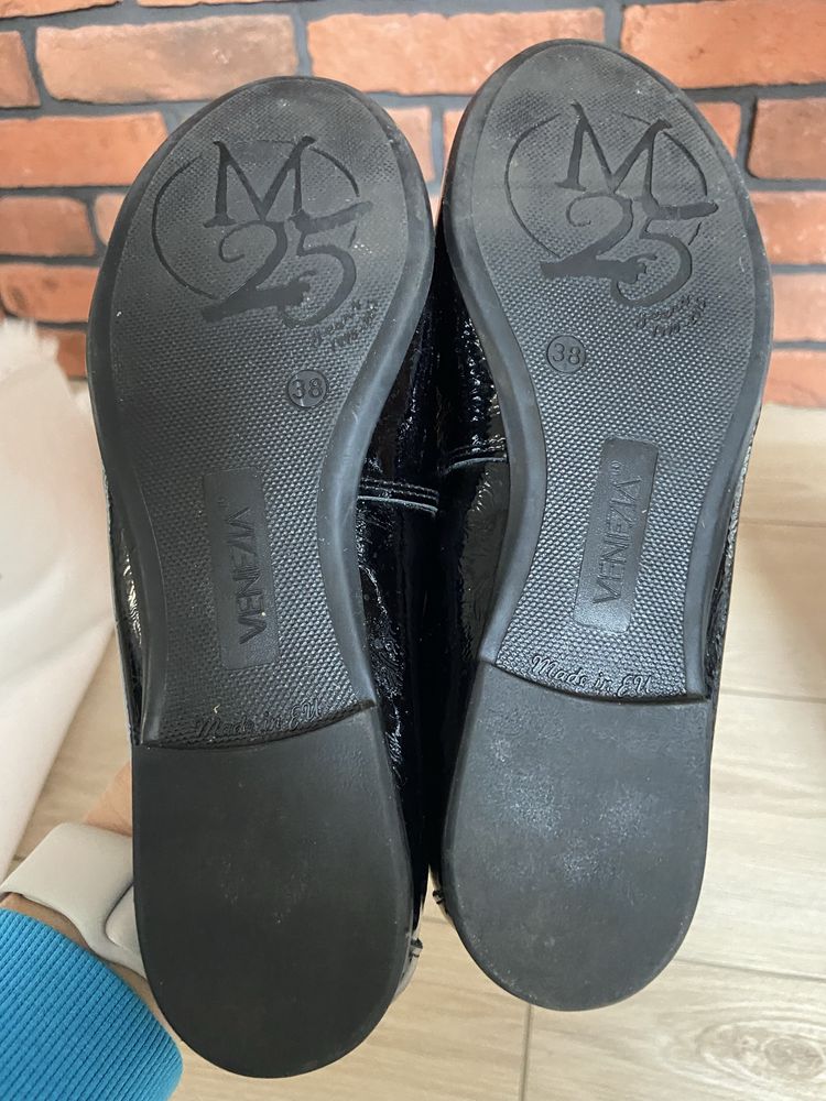 Baleriny. Firma Venezia. Skóra lakierowana. Rozmiar 38.