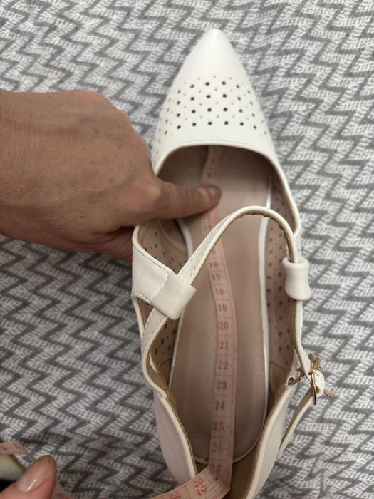 Продам нові туфлі розмір 39.5-40