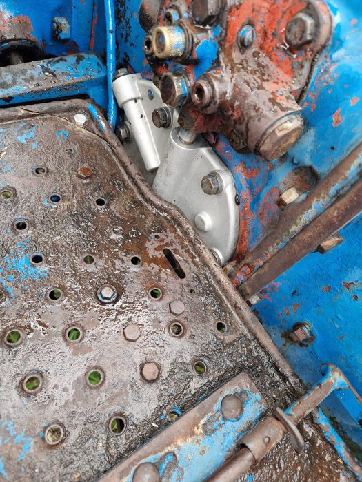 Tractor Ford 4100 com pá frontal