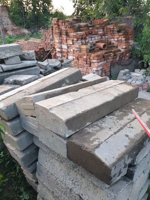 krawężnik betonowy , drogowy