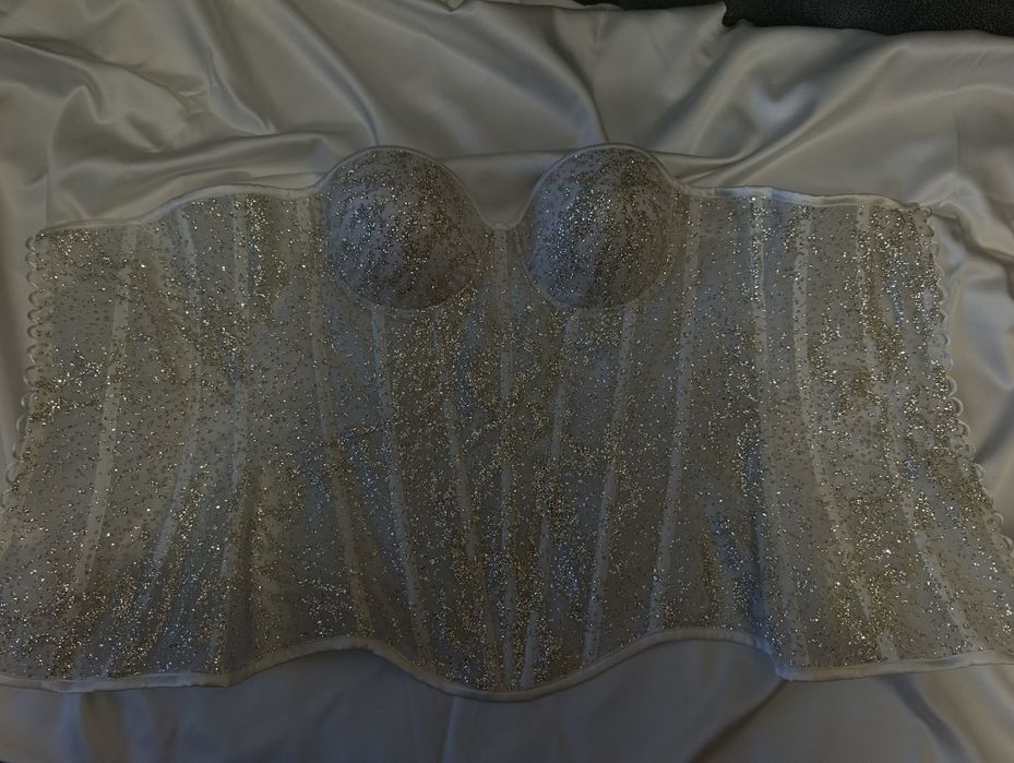 Мереживні корсети, корсети з мереживом