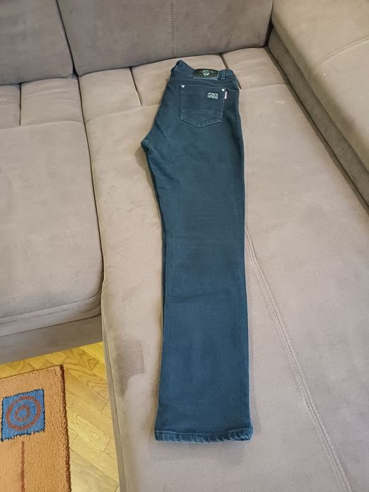 Продам джинси,Всі приблизно одного розміру.