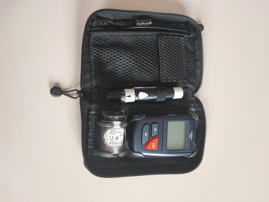 Glukometr z etui na pasek- One Touch Vita - nowy