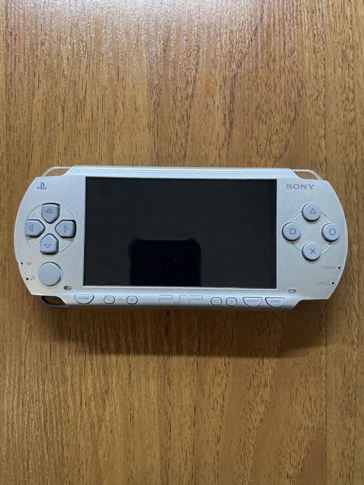 Psp 1000 та шнур для зарядки-підключення до пк