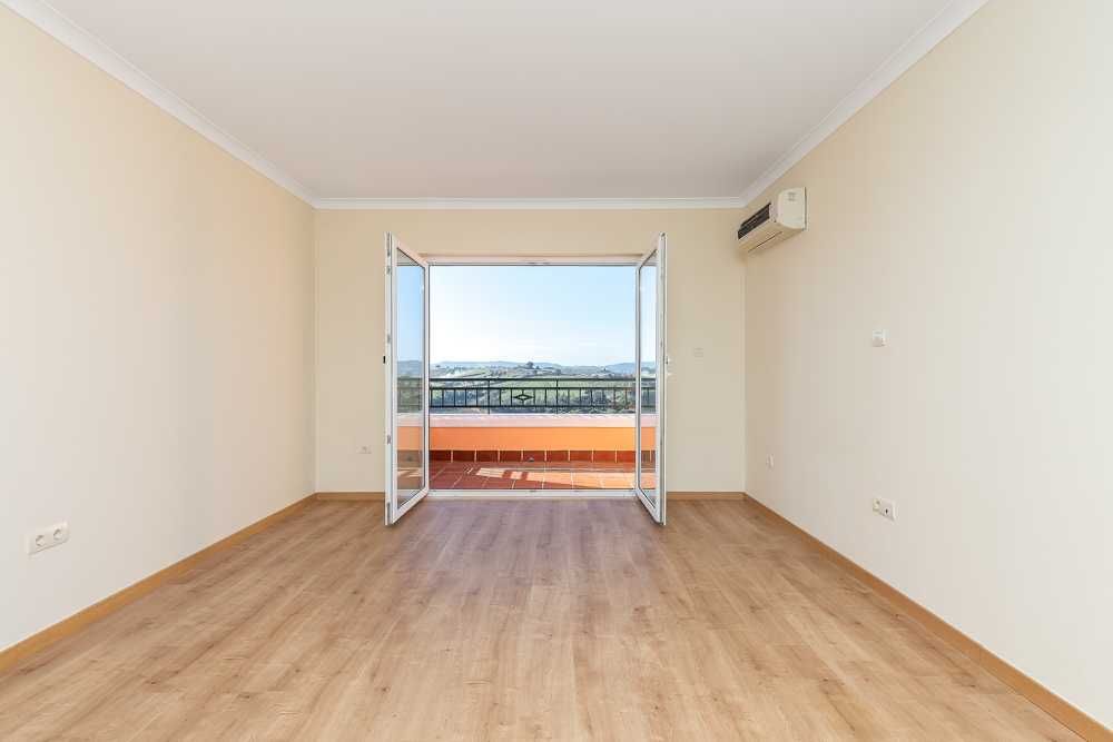 Penthouse T2 no Campo Real / Torres Vedras com vista fabulosa!