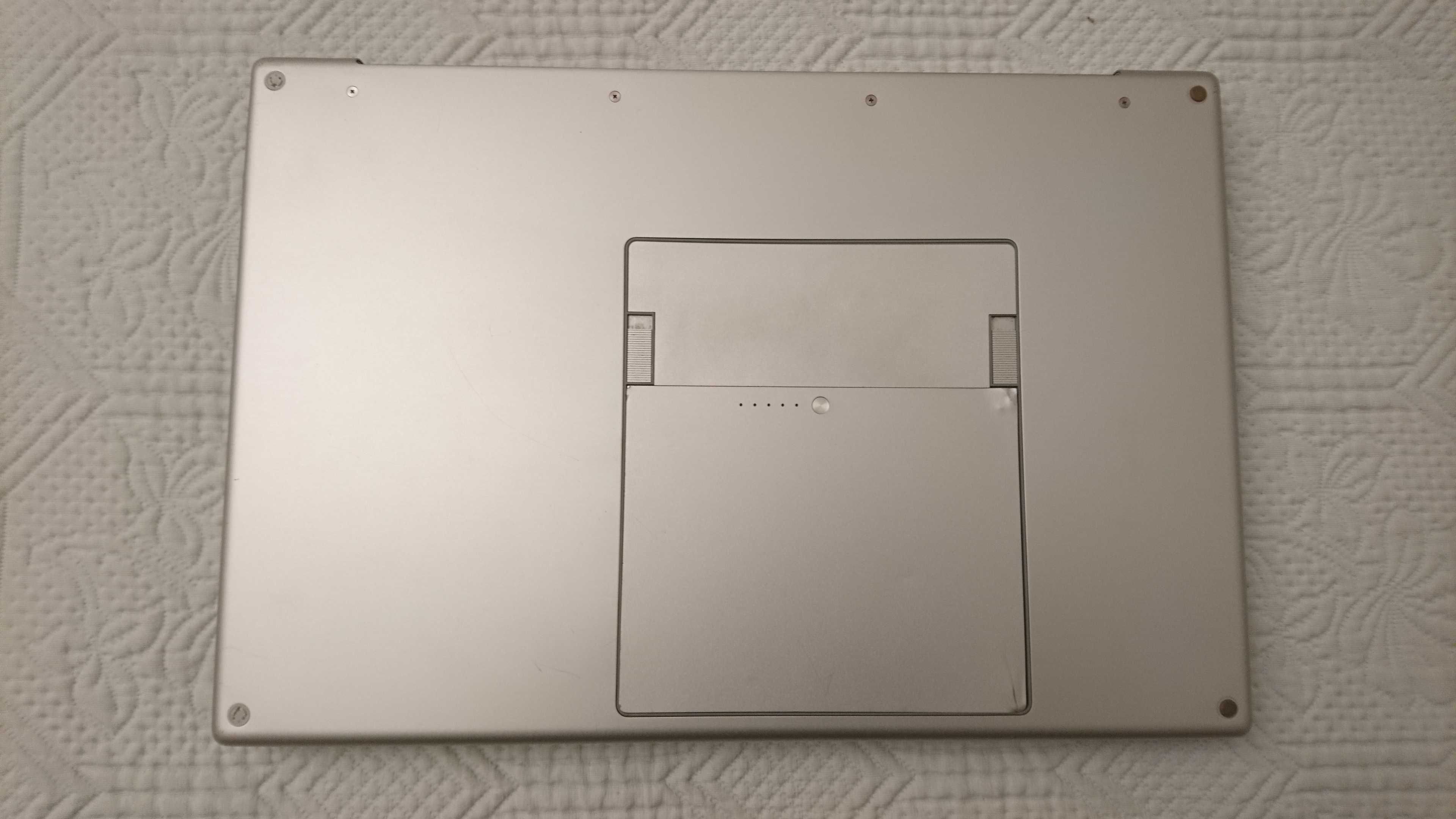 MacBook Pro 15" 2.4Ghz Intel Core 2 Duo - avariado